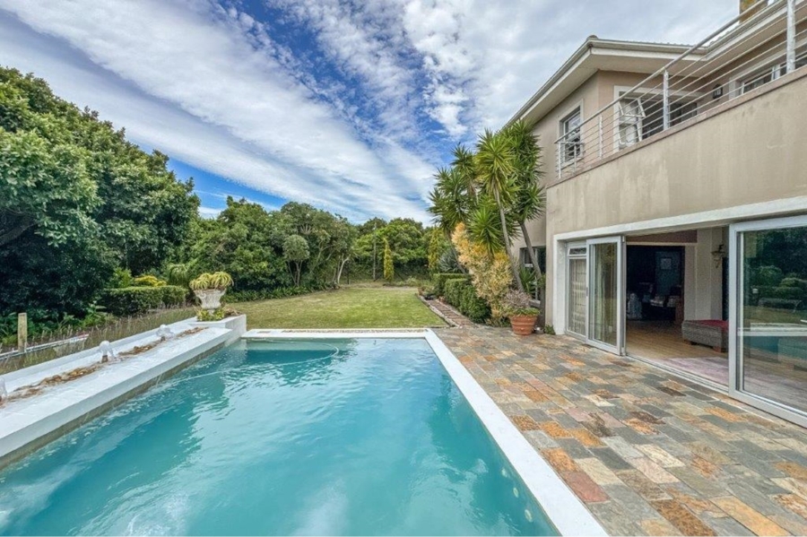 4 Bedroom Property for Sale in Lovemore Park Eastern Cape